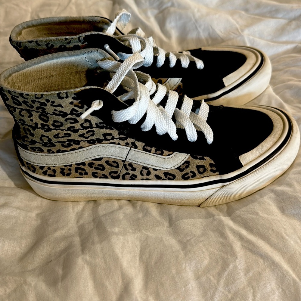 Leopard Vans